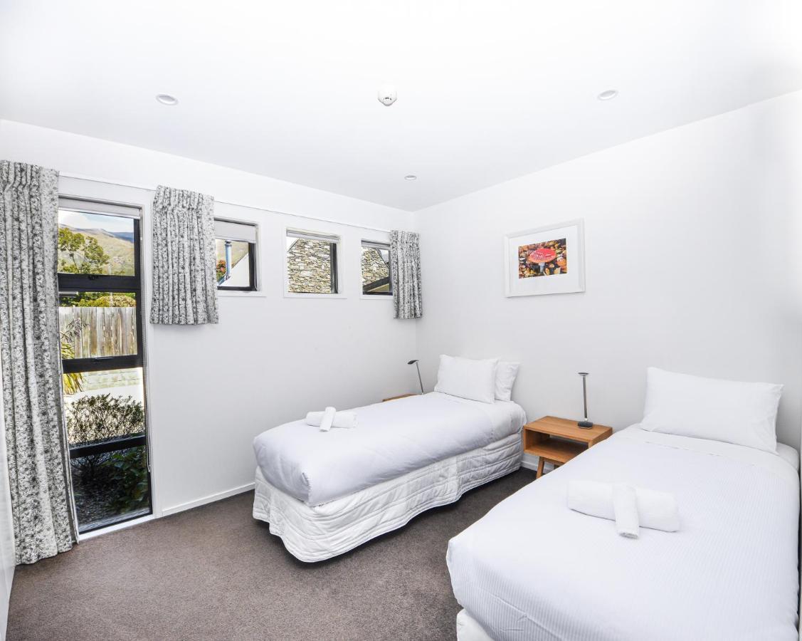 Tenby Apartments ワナカ エクステリア 写真
