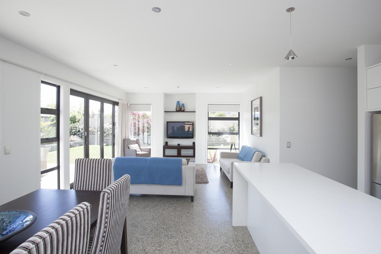 Tenby Apartments ワナカ エクステリア 写真